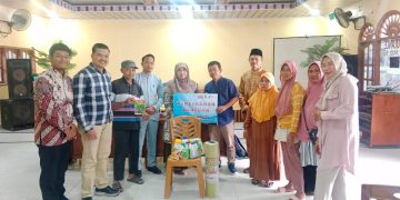 Fitra Riau memberikan Bantuan Pertanian Untuk  peningkatkan Pemberdayaan Perempuan di Desa Bumbung