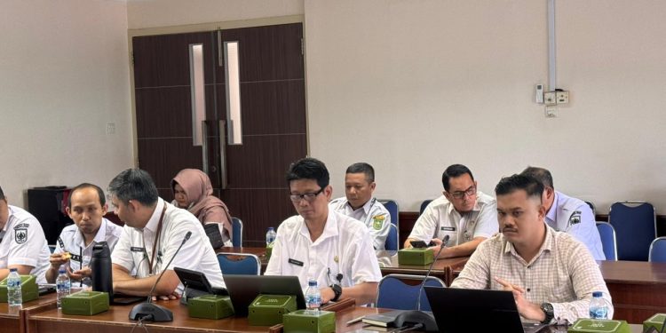 Kick-Off Meeting: Koordinasi dan Sosialisasi Program Tata Kelola Sumber Daya Alam untuk Percepatan Transisi Energi serta Peningkatan Kesejahteraan Masyarakat dalam Mengurangi Ketimpangan dan Kemiskinan di Provinsi Riau