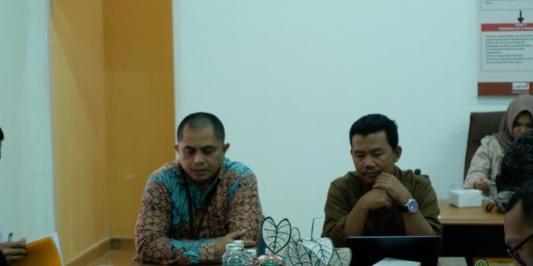 FITRA Riau–FISIP UNRI Bahas Tata Kelola Participating Interest Migas untuk Pengentasan Kemiskinan