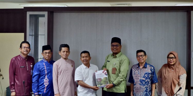FITRA Riau dan BAPPEDA Kota Pekanbaru Bangun Komitmen Implementasi Skema Insentif Kinerja Ekologi (IKE) untuk Penguatan Tata Kelola Persampahan